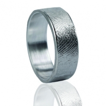 ring met vingerafdruk graveren