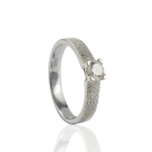 Zilveren ring met vingerafdruk en zirkonia
