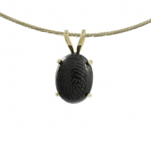 Gouden hanger met afdruk in ovale steen