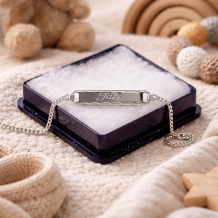 Sierlijk zilver baby armbandje met naam voorzijde