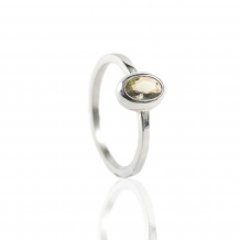 Zilveren asring met champagnekleurige Zirkonia 6x4mm