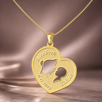 Gouden mama hanger met moeder en kind en persoonlijke gravure