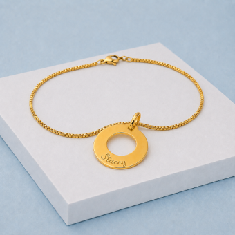 Kleine ronde gouden hanger met persoonlijke naam