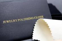 Poetsdoekje voor sieraden detail