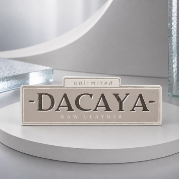 Dacaya donkerblauwe leren armband met RVS sluiting en gravure