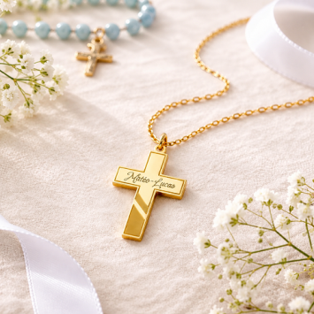 Gegraveerd gouden kruis met naam – kinder communie ketting