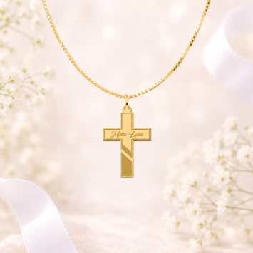 Gegraveerd gouden kruis met naam – kinder communie ketting