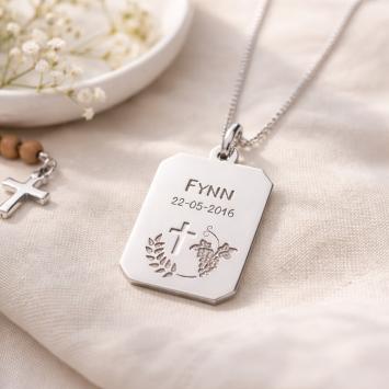 Gepersonaliseerde Zilveren Communie Hanger met Naam en Datum sfeerbeeld