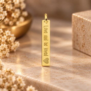 Gouden Bar naamketting hanger met gravure en hart Names4Ever