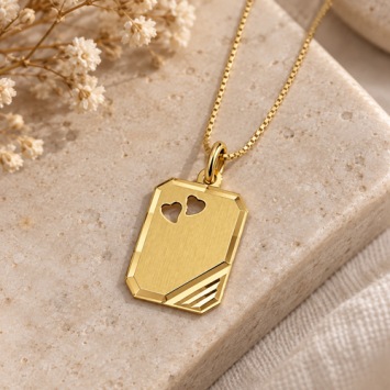 Gouden ketting hanger rechthoek 12x16mm met 2 hartjes
