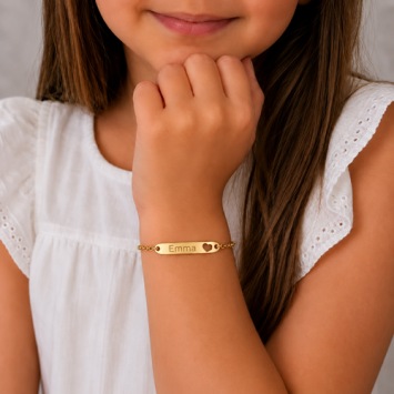 Gouden kinderarmbandje met plaat en hartje