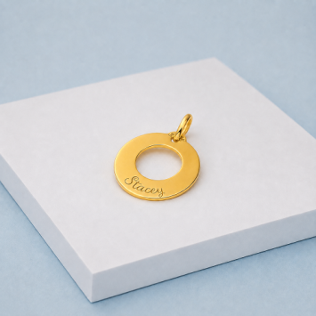 Kleine gouden hanger met naam Names4ever