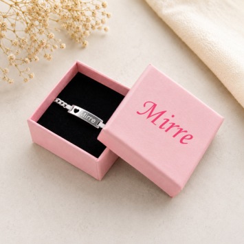 Luxe cadeauverpakking roze met bedrukking in Monotype Corsiva