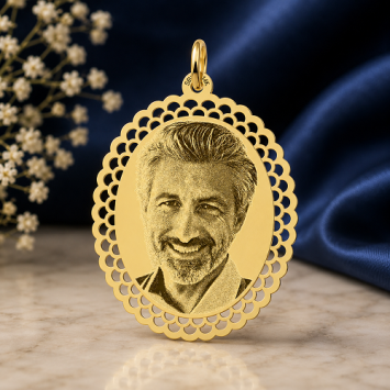 Ovale foto hanger goud met sierlijke rand