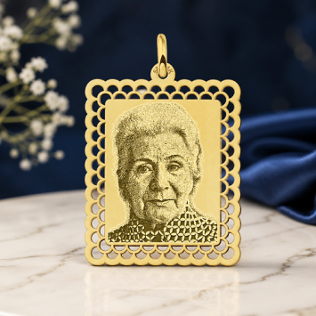 Rechthoekige gouden fotohanger met sierlijke rand