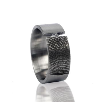 Edelstalen design afdrukring met gleuf en steen D018