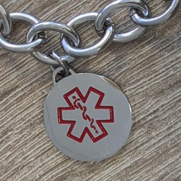 SOS armband graveren