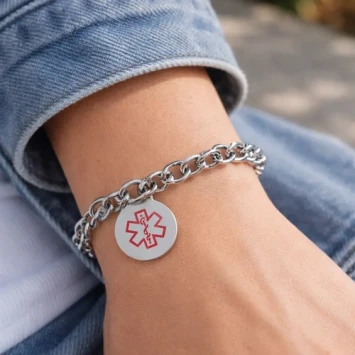 SOS Armband Met Medische Bedel En RVS Gravure